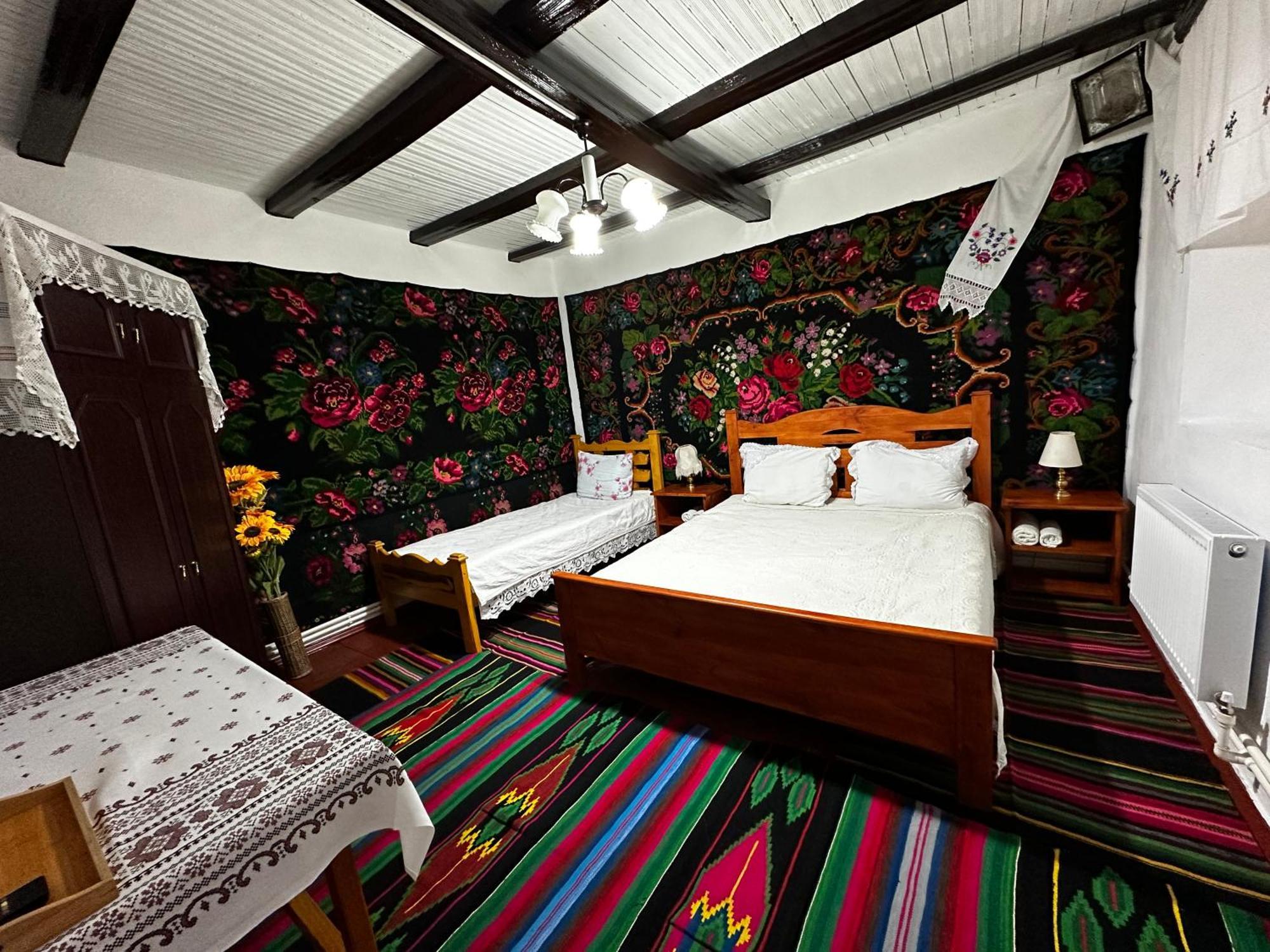 La Madalina Bed & Breakfast Selemet Dış mekan fotoğraf